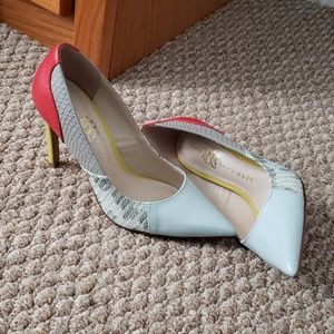 Amazing snakeskin pattern heels